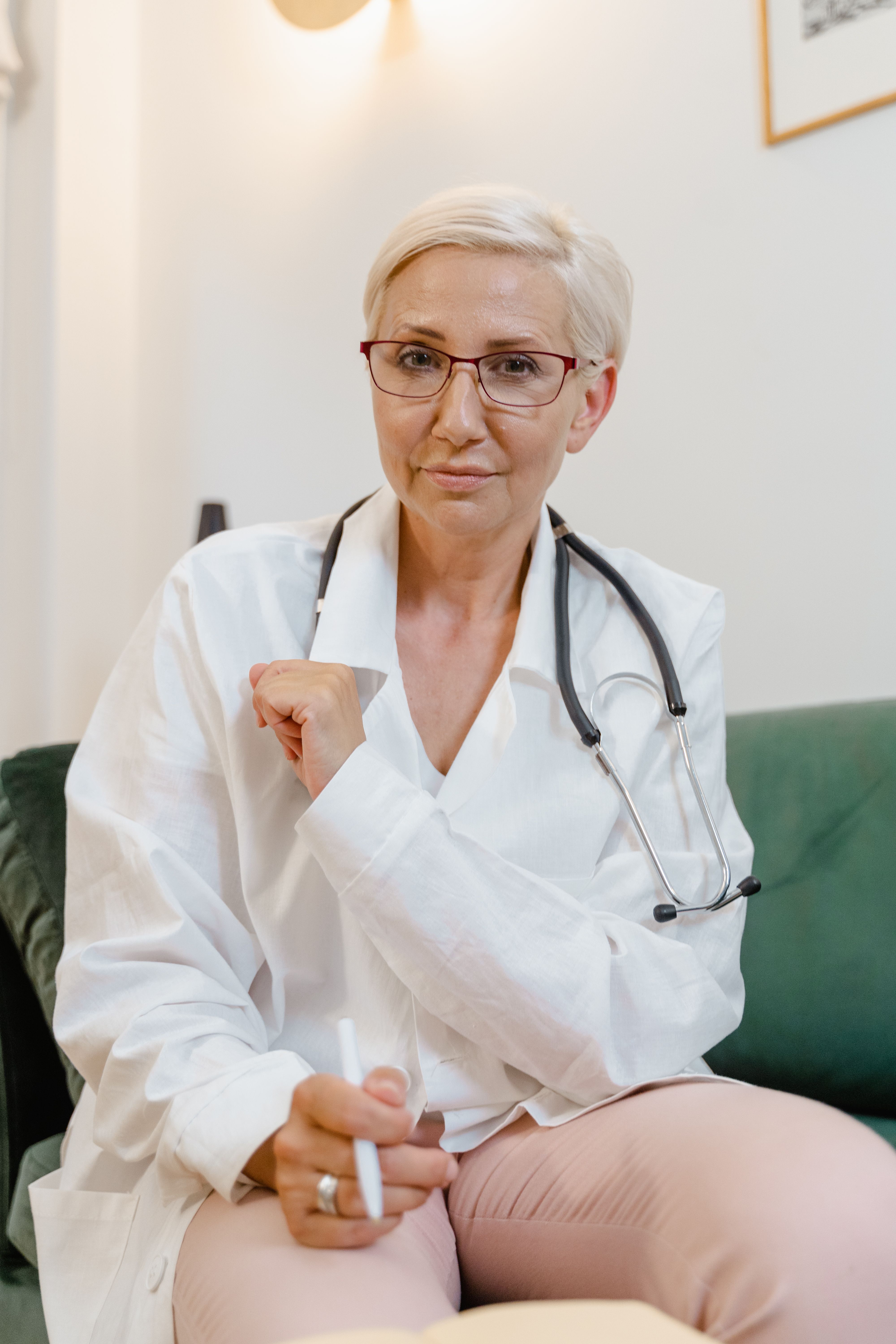 Professionnelle de santé, stéthoscope autour du cou